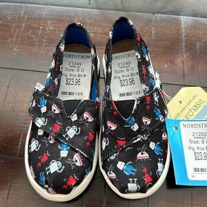 BNWT TOMS little kid Robot shoes size 8